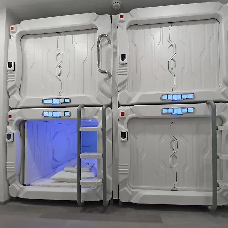 Hostel Capsule *