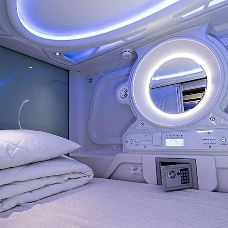 Capsule Hostel *