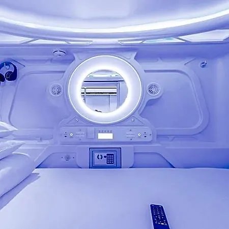 Capsule Hostel *