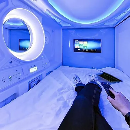 Hostel Capsule *