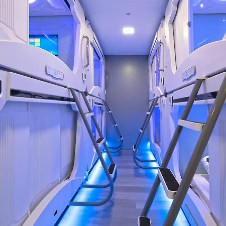 Capsule Hostal *