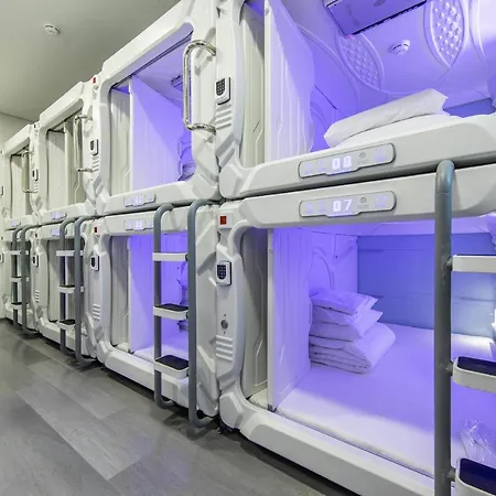 Hostel Capsule *