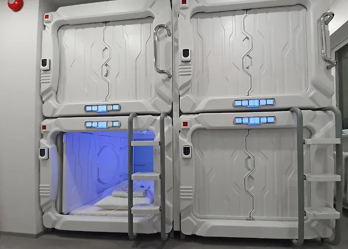 ホステル Capsule *